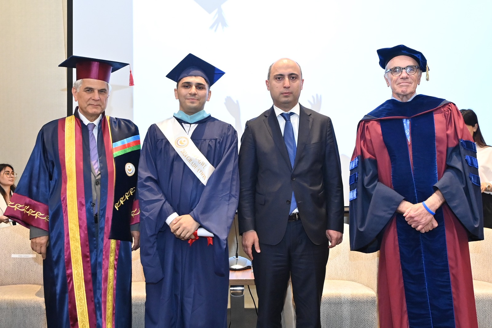 Pedaqoji Universitetin ABŞ-nin Corc Vaşinqton Universiteti ilə ikili diplom proqramının III məzun buraxılışı keçirilib
